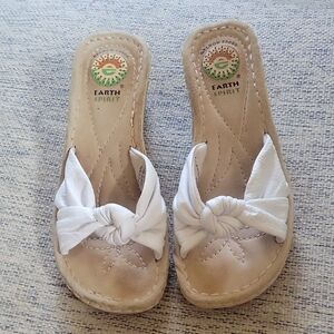 Women Size 6 Sandals White Cream and Tan Knotted Earth Spirit